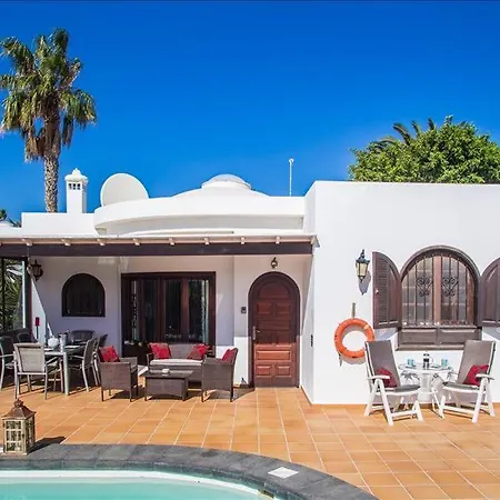 In Puerto Del Carmen Sleeps 6 Includes Swimming Pool Air Con And Wifi 0