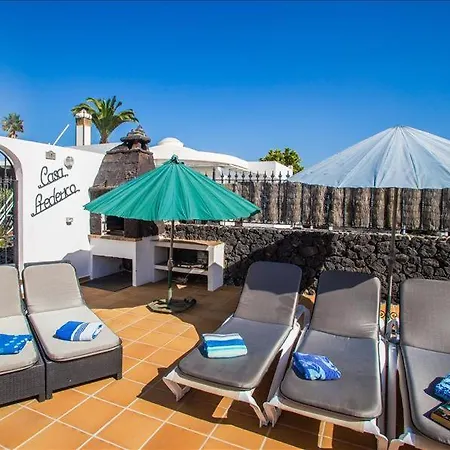 Vila In Puerto Del Carmen Sleeps 6 Includes Swimming Pool Air Con And Wifi 0 *