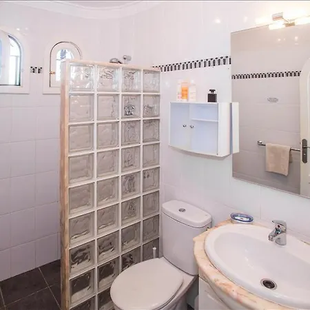 Vila In Puerto Del Carmen Sleeps 6 Includes Swimming Pool Air Con And Wifi 0 Puerto del Carmen (Lanzarote)